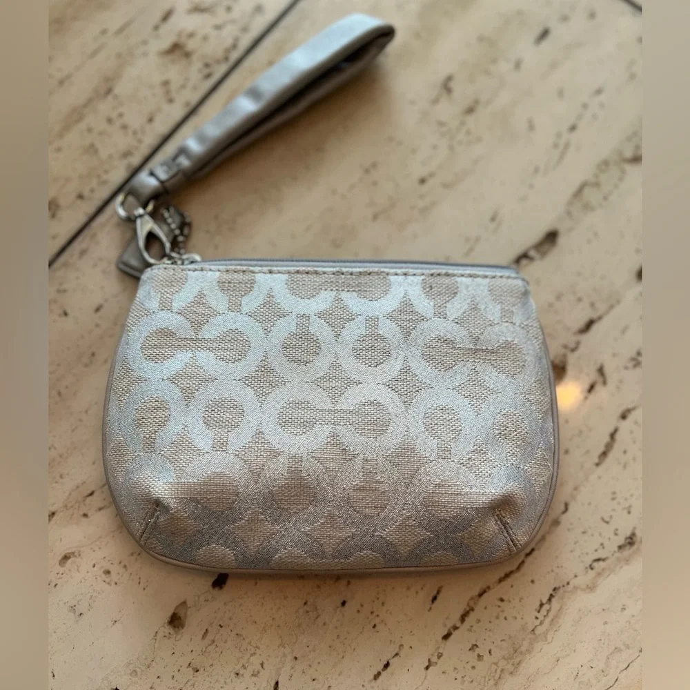 Coach Metallic Silver Monogram Wristlet Clutch with thick strap and Hangtag - Picture 4 of 9
